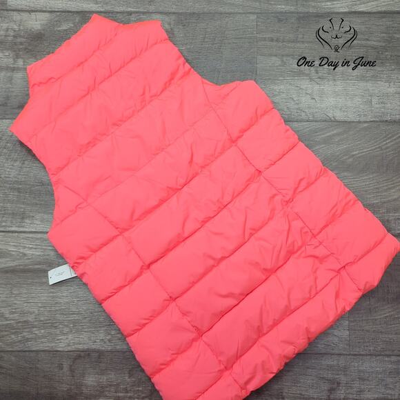 Old Navy Women's Coral Puffer Vest - Picture 5 of 5